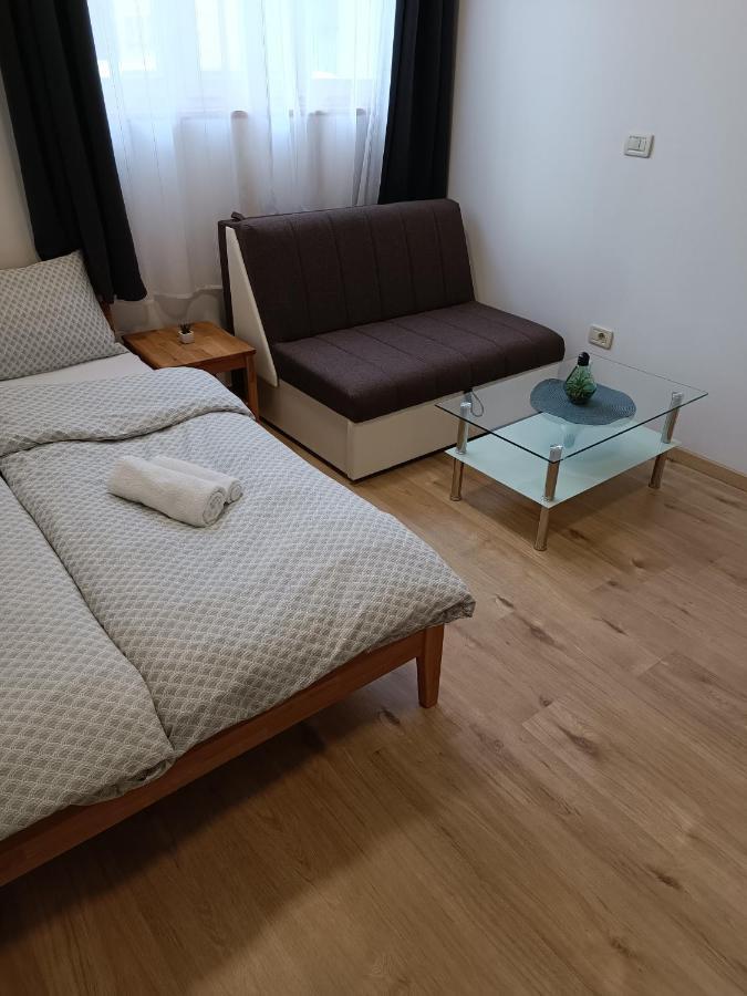 Apartments Aura Deskle エクステリア 写真